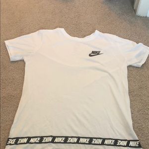 THE NIKE TEE
